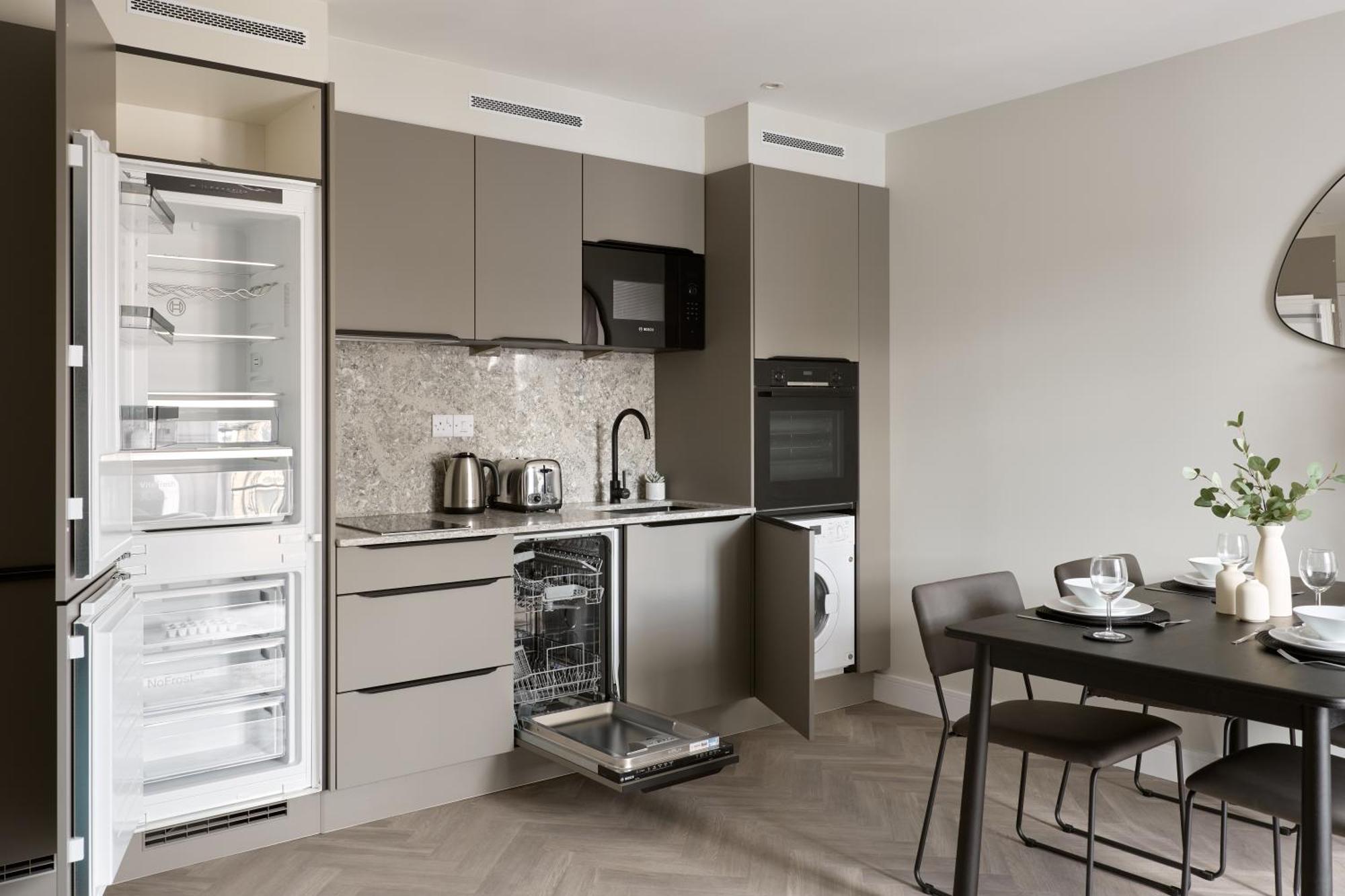 London City East By Viridian Apartments Экстерьер фото